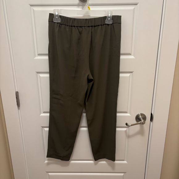 Aritzia Babaton Conan Pant in Green - Picture 7 of 7